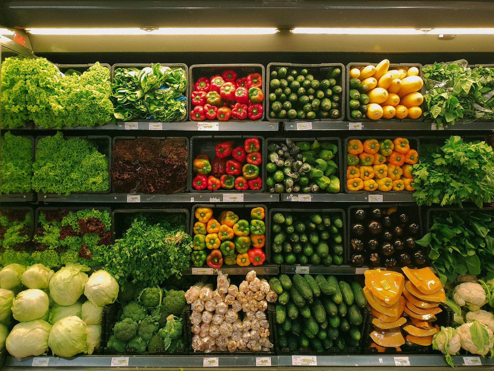 Interior de Supermercado Primavera, San Martín